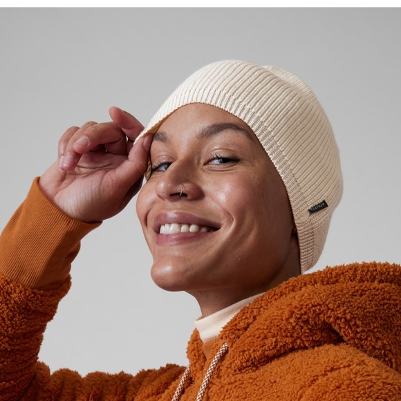 NWT Athleta Cream Kinetic Beanie - Picture 1 of 3